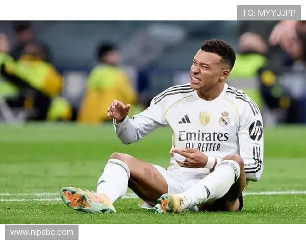 姆巴佩12月带伤出战膝盖再受伤 姆巴佩12月带伤出战膝盖再受伤